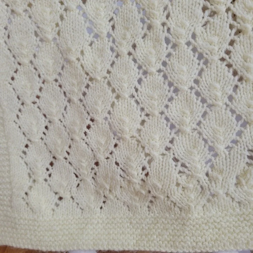 Handmade Yellow Unisex Baby Blanket Knitted Shell Pattern Intricate Unique‎ Gift